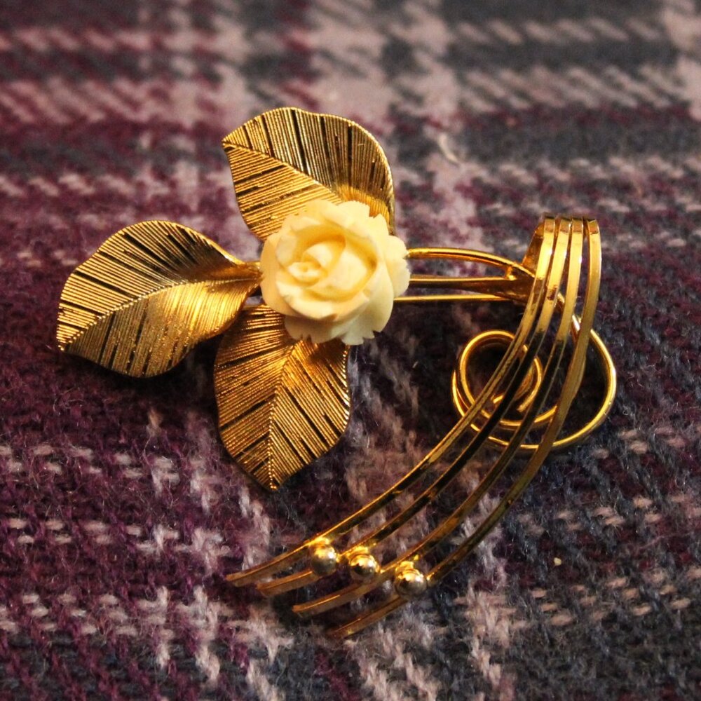 Vintage Gold Tone Carved Celluloid Rose Brooch Pin